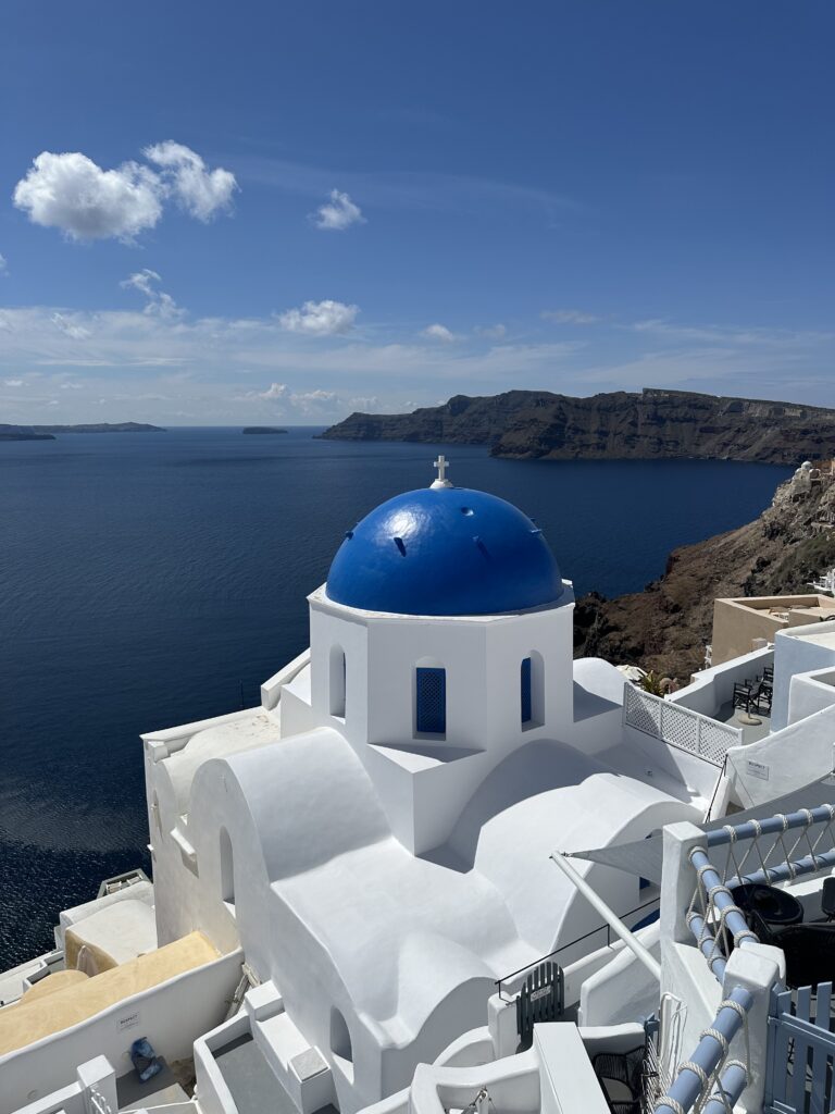 2025 Santorini Greece travel guide – digital itinerary for luxury island getaway with whitewashed villas, cliffside views, and Aegean Sea sunsets
